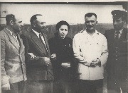 Х. Байрамукова с родственниками.jpg